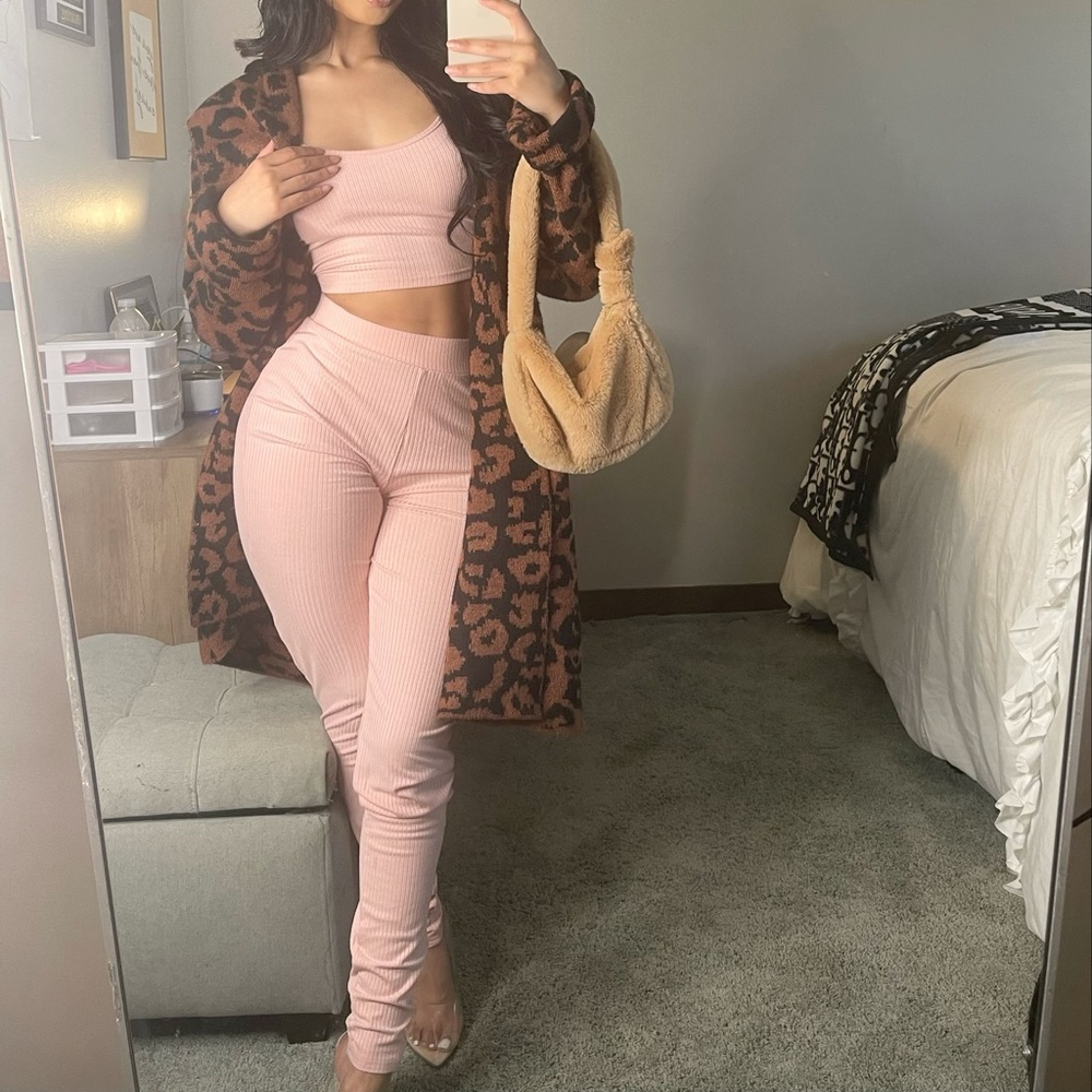 Pink 2 piece cropped tank and legging set